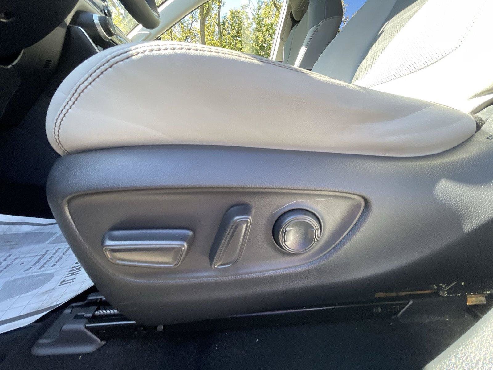 Used 2019 Toyota RAV4 Limited w/ Advanced Technology Package AWD/4WD image 13