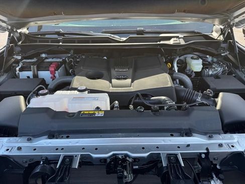Used 2026 Toyota Tundra SR5 w/ SX Package AWD/4WD image 18