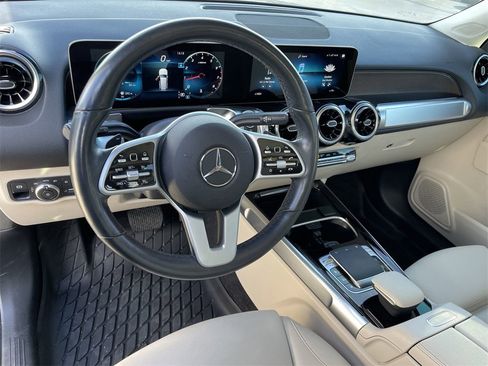Used 2020 Mercedes-Benz GLB 250 4MATIC image 11