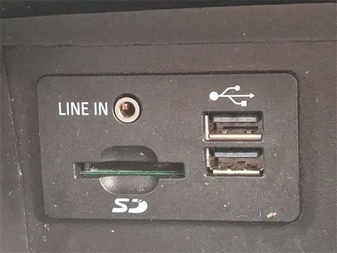 Used 2015 Ford Explorer XLT w/ Equipment Group 202B image 23