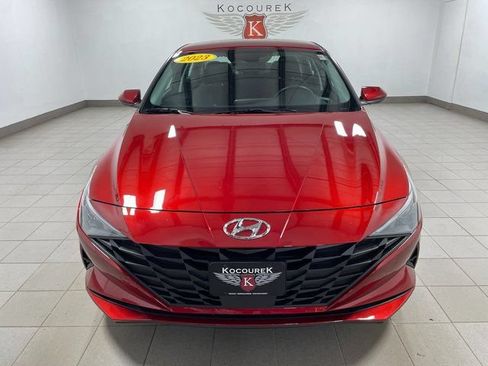 Used 2023 Hyundai Elantra SEL w/ Convenience Package FWD image 2