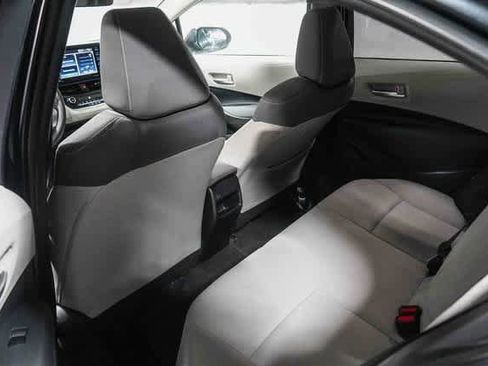 Used 2021 Toyota Corolla LE image 18