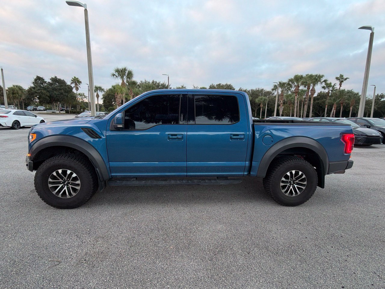 Used 2019 Ford F150 Raptor w/ Equipment Group 802A Luxury AWD/4WD image 2