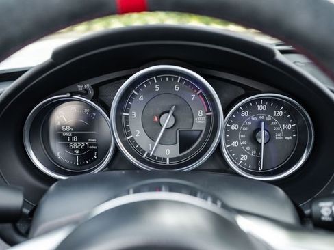 Used 2017 MAZDA MX-5 Miata Club w/ Brembo/BBS Package image 9