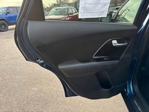 Used 2017 Kia Niro Touring image 27