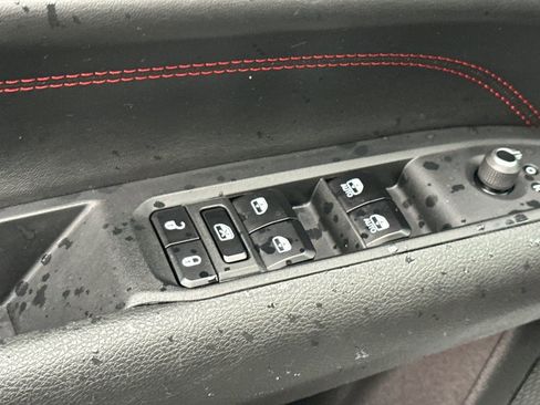 Used 2024 Jeep Compass Trailhawk image 11