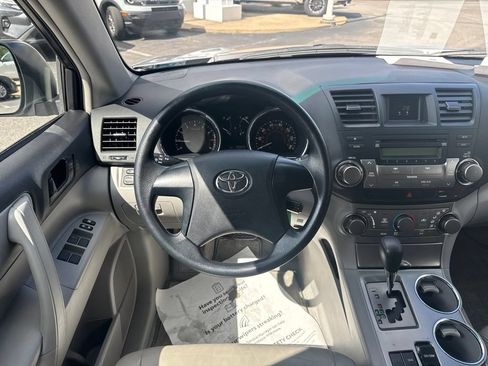 Used 2010 Toyota Highlander 2WD image 25