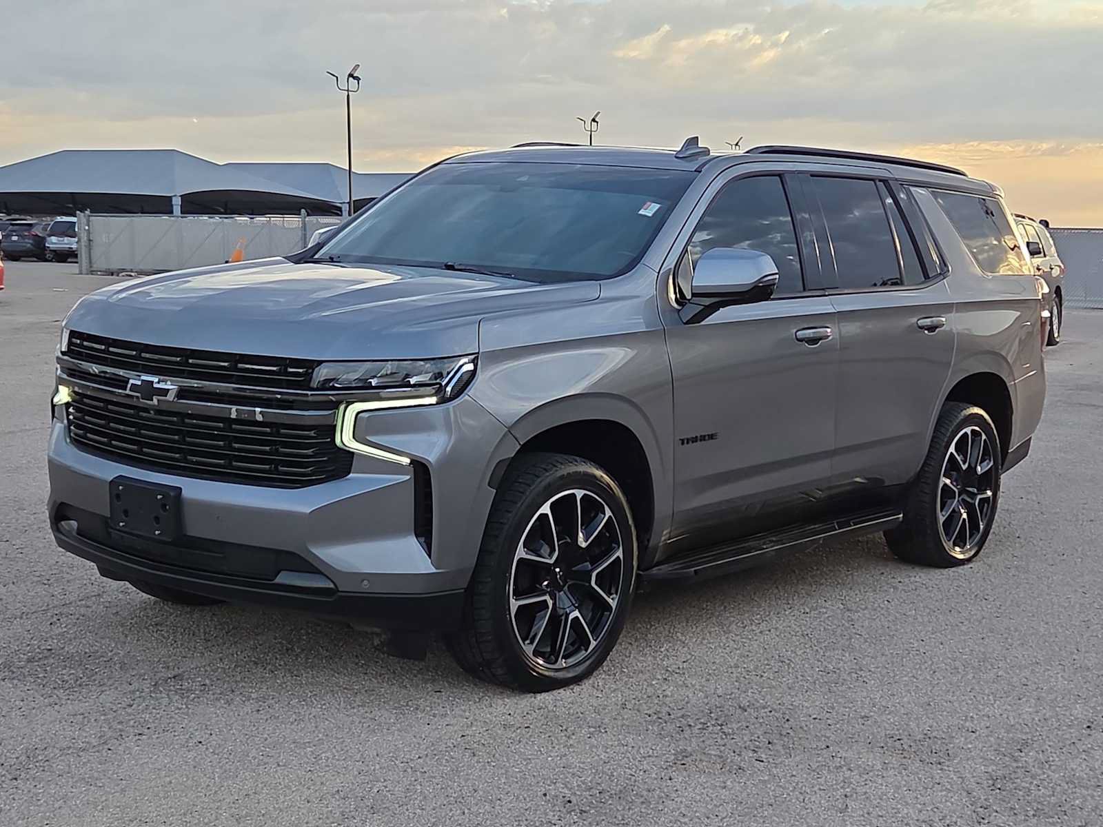 Used 2021 Chevrolet Tahoe RST w/ Luxury Package AWD/4WD image 4