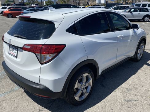 Used 2021 Honda HR-V LX image 7