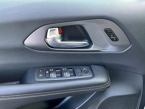 New 2026 Chrysler Pacifica Select FWD image 14
