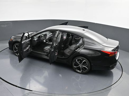 Used 2023 Nissan Altima 2.5 SR image 40