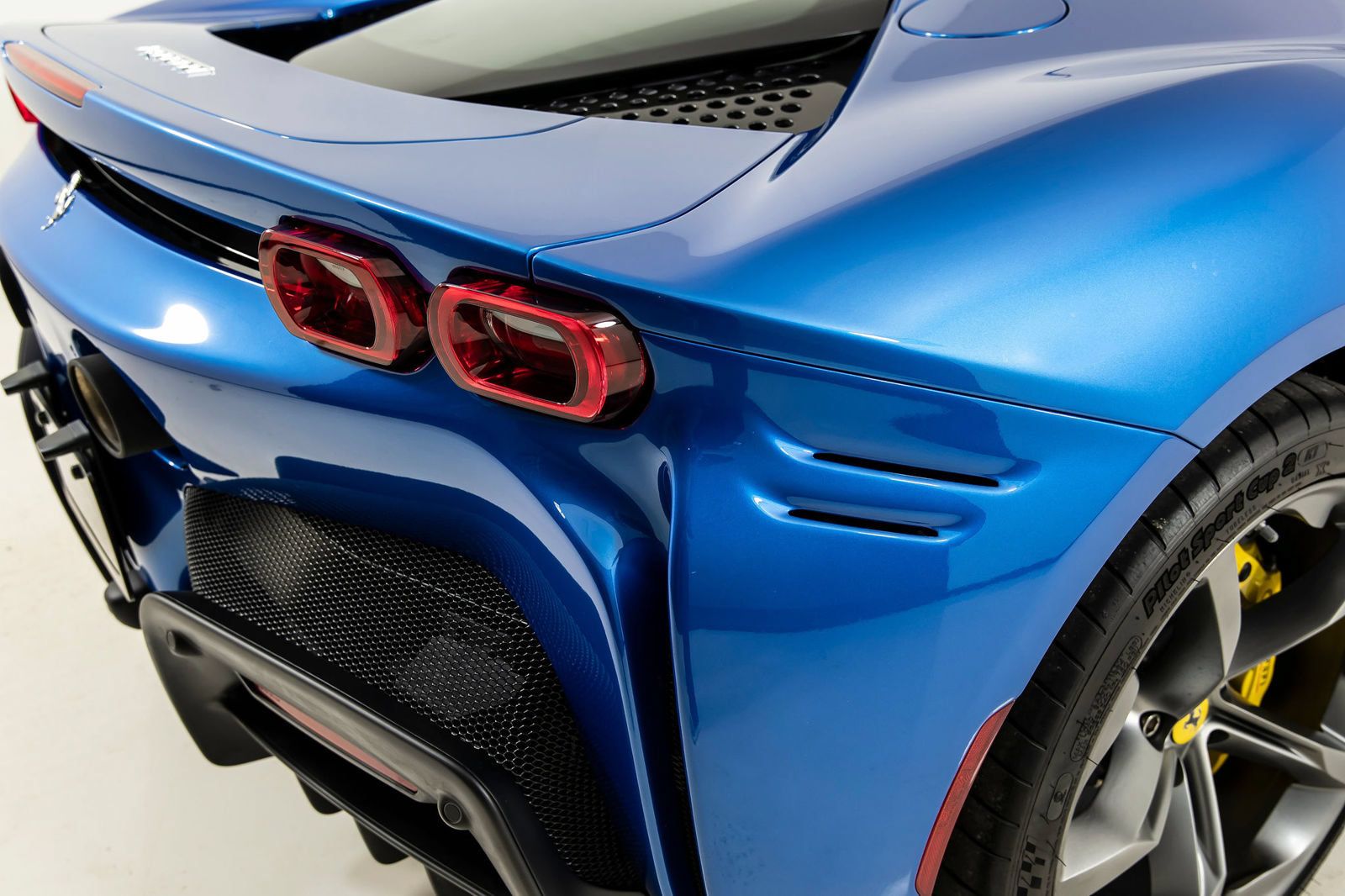 Certified 2023 Ferrari SF90 Spider AWD/4WD image 33