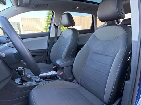 Used 2022 Volkswagen Taos SE w/ Panoramic Sunroof Package image 14