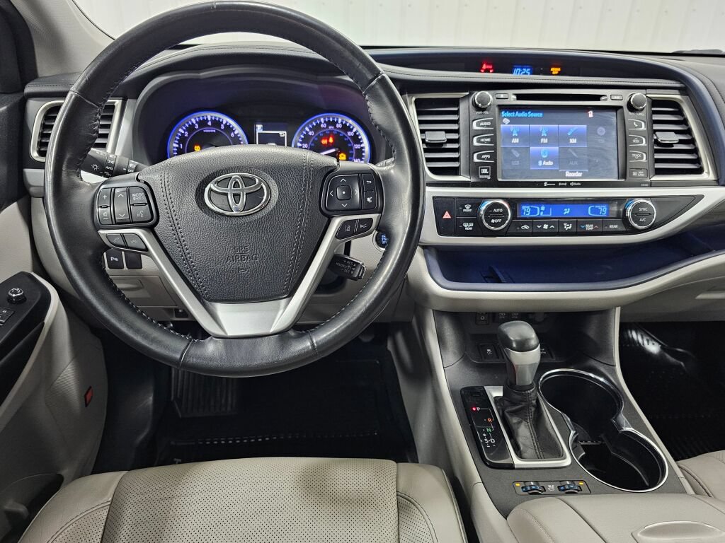 Used 2018 Toyota Highlander Limited AWD/4WD image 15