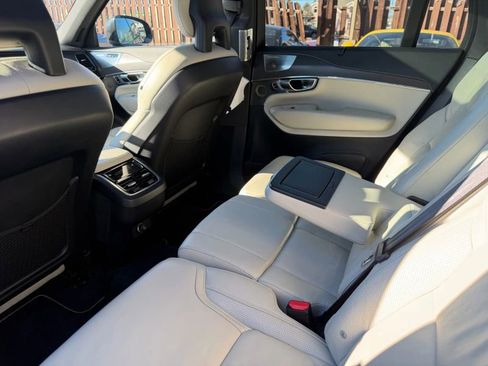 Used 2020 Volvo XC90 T6 R-Design image 20