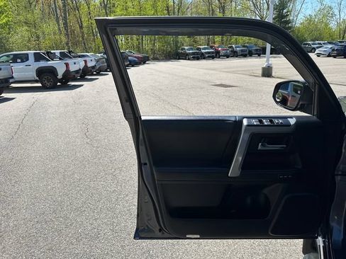 Certified 2021 Toyota 4Runner Limited AWD/4WD image 33