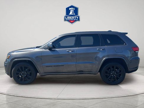 Certified 2018 Jeep Grand Cherokee Altitude AWD/4WD image 5
