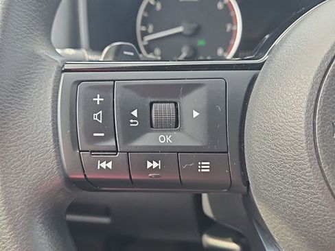 Used 2023 Nissan Rogue SV AWD/4WD image 17