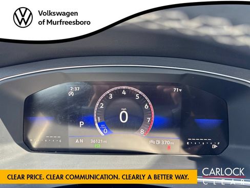 Used 2023 Volkswagen Tiguan SE w/ Panoramic Sunroof Package FWD image 18