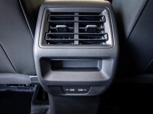 New 2026 Volkswagen Tiguan SE image 47