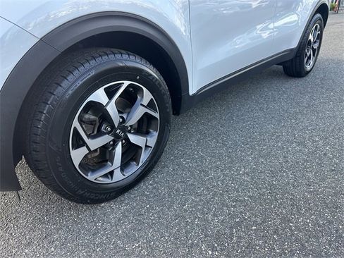 Used 2020 Kia Sportage LX image 12
