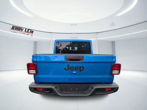 New 2025 Jeep Gladiator Sport image 3