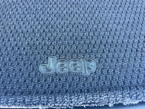 Used 2022 Jeep Grand Cherokee Summit w/ Advanced Protech Group IV image 33