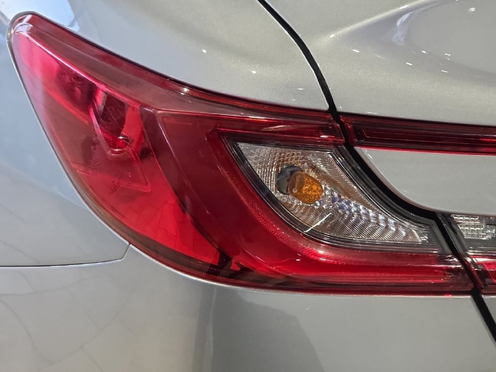 Used 2025 Toyota Camry LE FWD image 10
