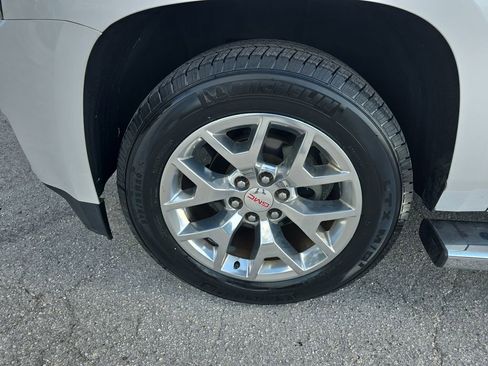 Used 2017 GMC Yukon SLT w/ HD Trailering Package image 8