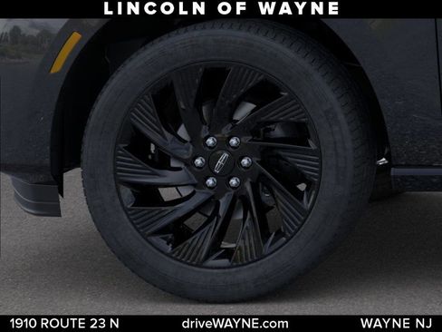New 2025 Lincoln Navigator Reserve w/ Jet Appearance Package AWD/4WD image 19