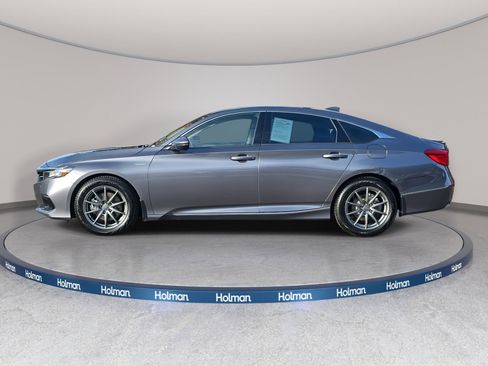 Used 2021 Honda Accord Touring image 4