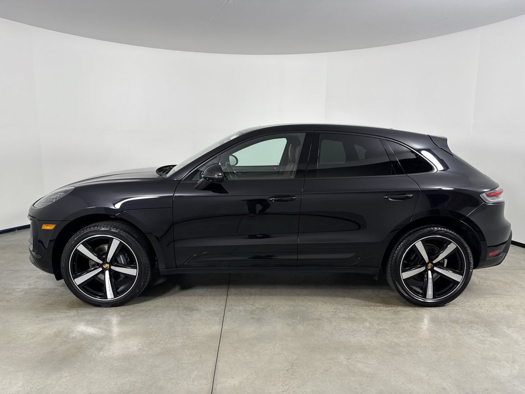 Certified 2023 Porsche Macan AWD/4WD image 2