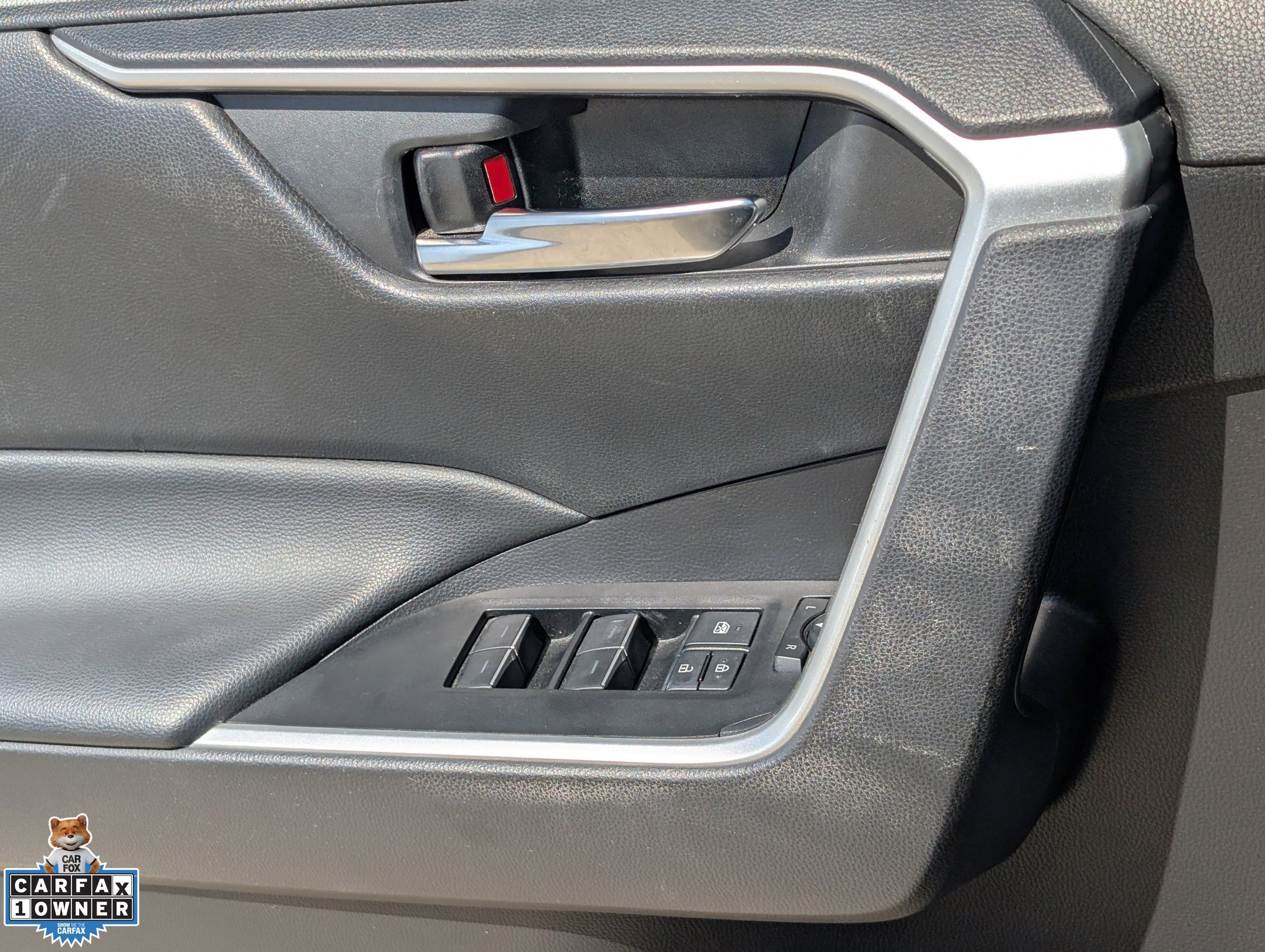 Used 2022 Toyota RAV4 XLE AWD/4WD image 31