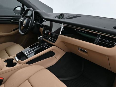 Used 2026 Porsche Macan AWD/4WD image 14