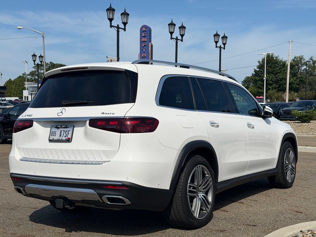 Used 2024 Mercedes-Benz GLS 450 4MATIC image 5