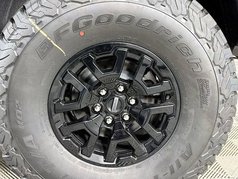 New 2025 Ford Bronco Raptor w/ Interior Carbon Fiber Pack image 35