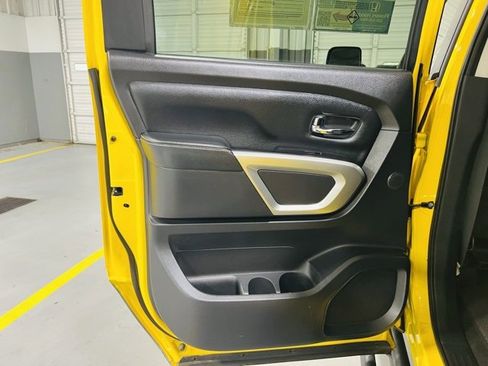 Used 2018 Nissan Titan PRO-4X w/ Pro-4x Convenience Package image 25