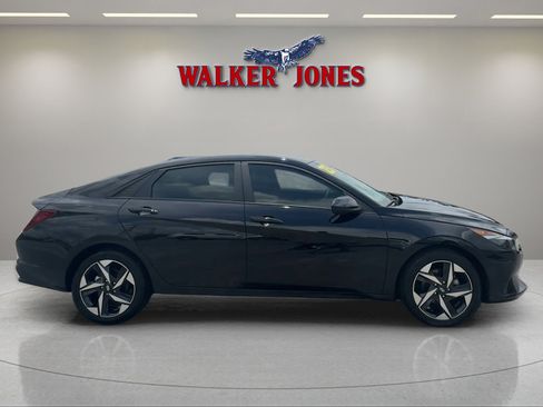 Used 2023 Hyundai Elantra SEL w/ Convenience Package FWD image 8
