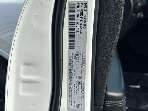 Used 2021 Dodge Durango SXT image 35