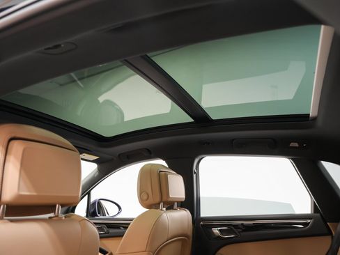 Certified 2026 Porsche Macan AWD/4WD image 39