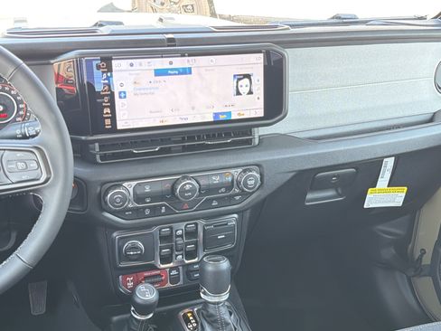 New 2026 Jeep Gladiator Willys image 32