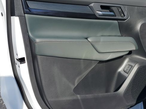 New 2026 GMC Terrain AT4 image 17