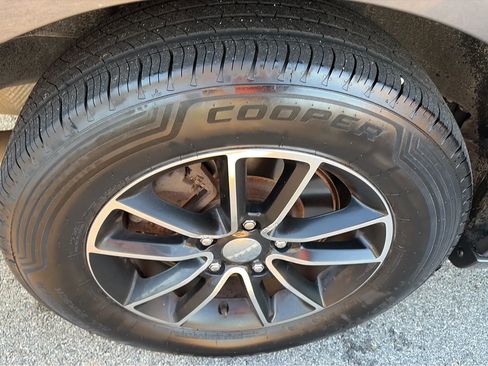 Used 2017 Dodge Grand Caravan GT image 26