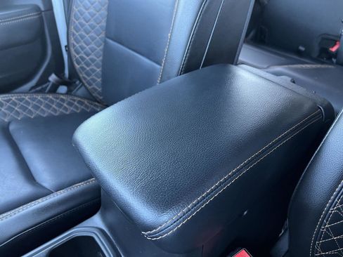 Used 2023 Jeep Wrangler Unlimited Sahara AWD/4WD image 32