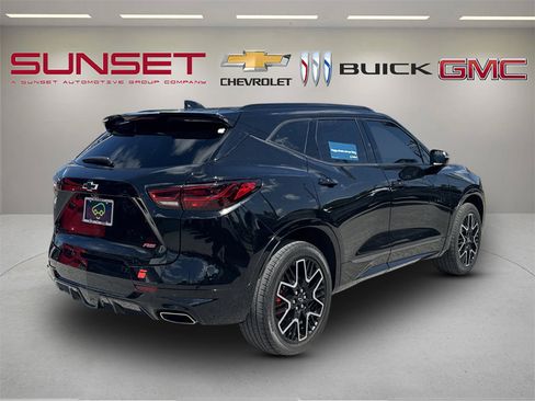 Certified 2024 Chevrolet Blazer RS w/ Driver Confidence II Package FWD image 4