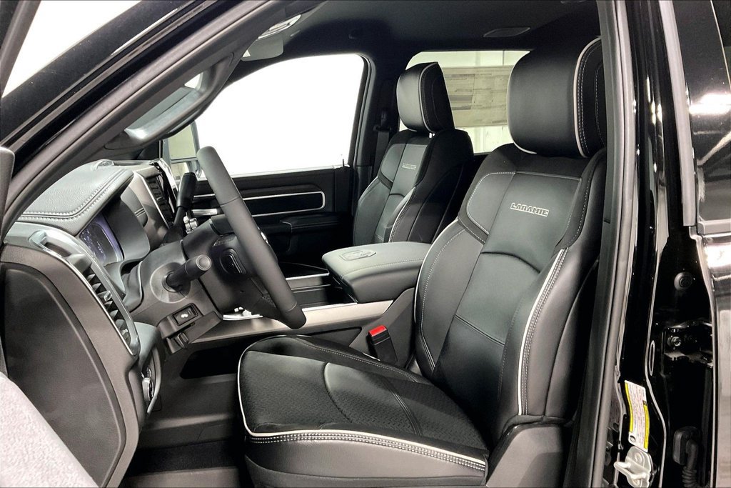 New 2026 RAM 3500 Laramie w/ Sport Appearance Package AWD/4WD image 23