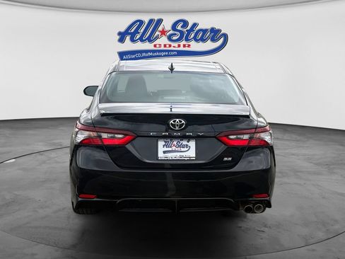 Used 2021 Toyota Camry SE FWD image 6