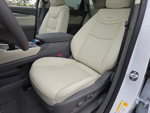 New 2025 Cadillac XT5 Premium Luxury image 27