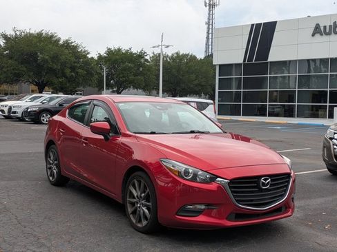 Used 2018 MAZDA MAZDA3 Touring FWD image 3