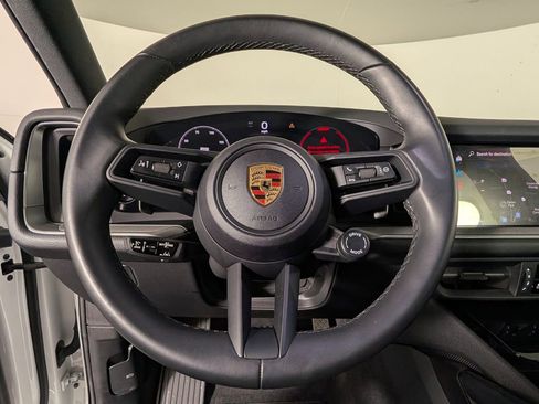 Certified 2024 Porsche Cayenne AWD/4WD image 34